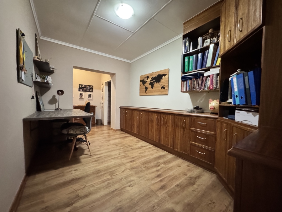 4 Bedroom Property for Sale in Wilkoppies North West